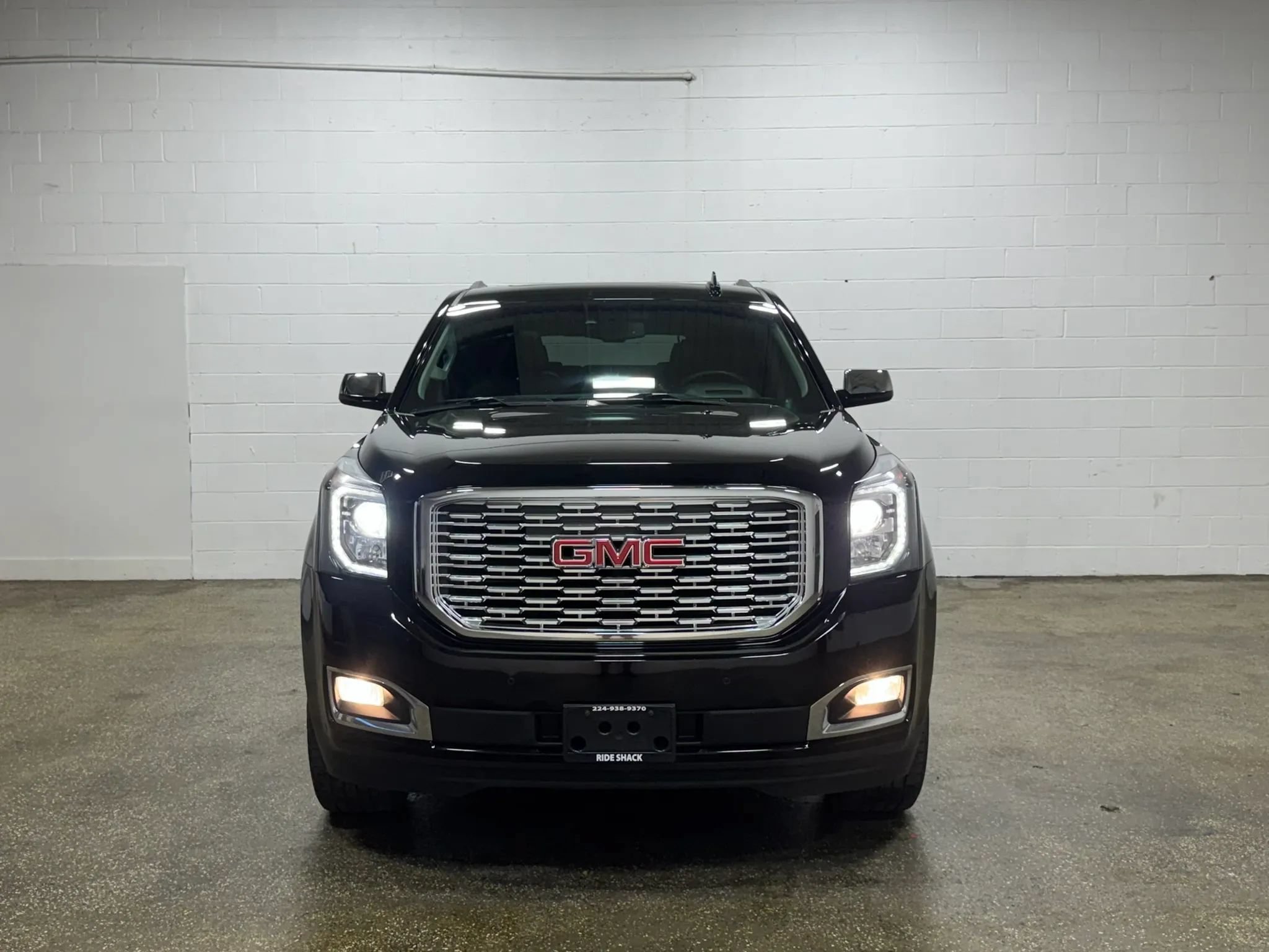 Used 2018 GMC Yukon XL Denali w/ Denali Ultimate Package AWD/4WD image 8