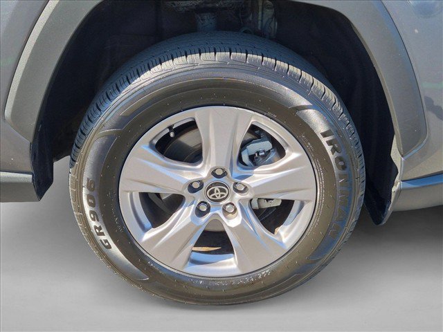 Used 2025 Toyota RAV4 XLE FWD image 22