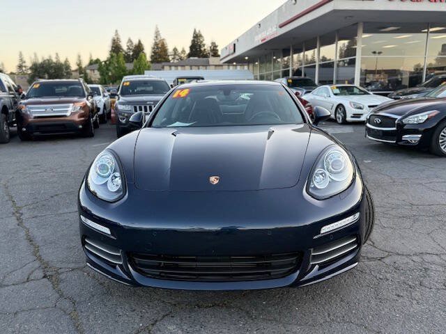 Used 2014 Porsche Panamera 4 AWD/4WD image 3