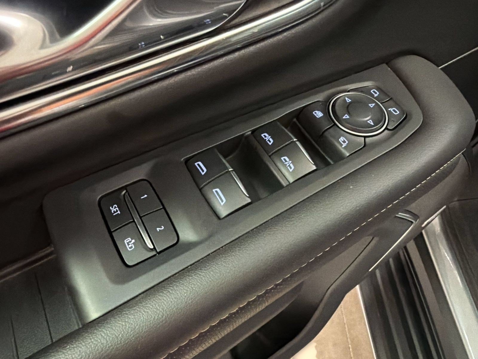 Used 2024 Chevrolet Tahoe Premier RWD image 12