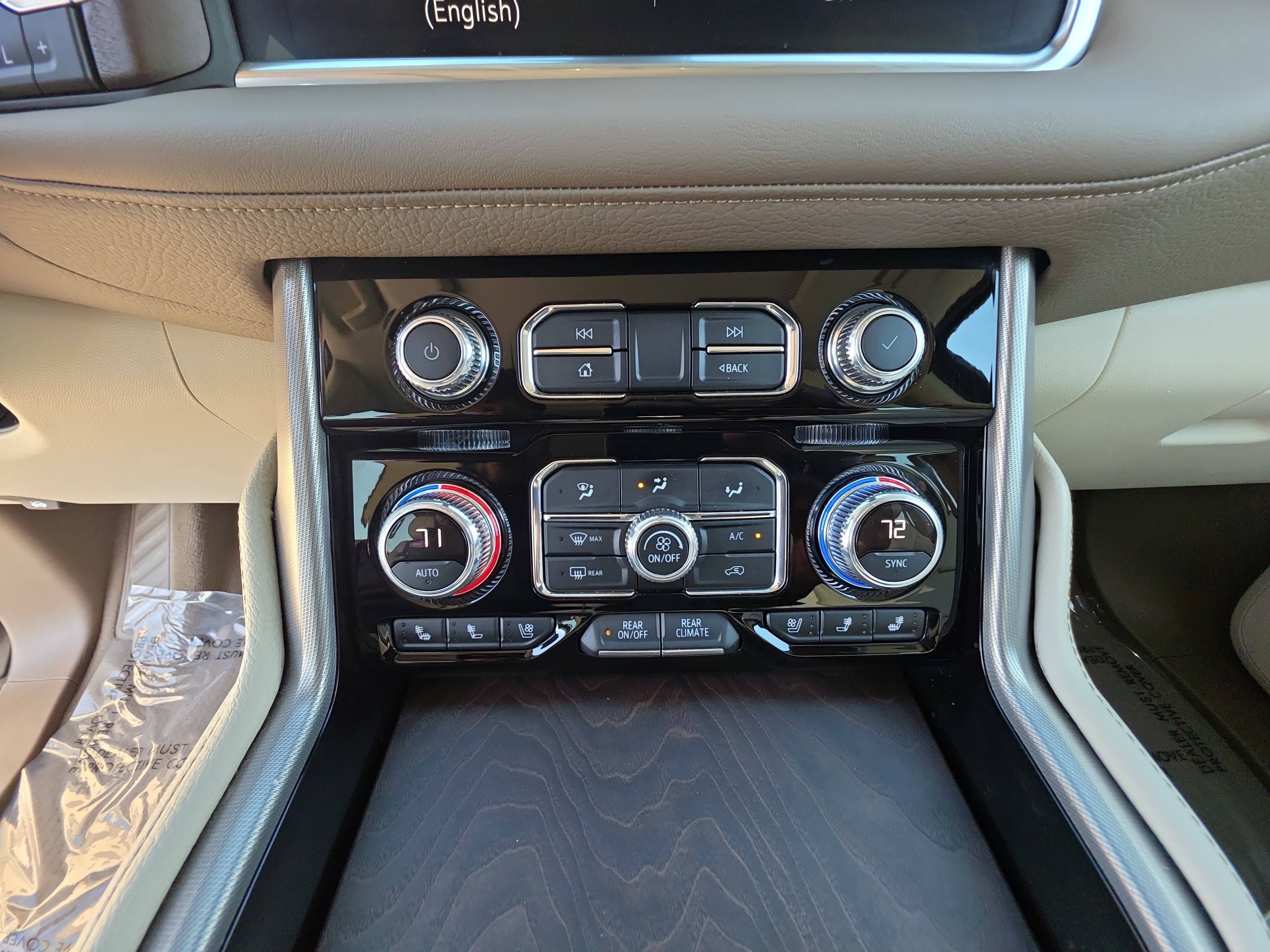 Used 2021 GMC Yukon Denali w/ Denali Premium Package AWD/4WD image 23