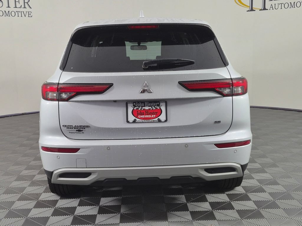 Used 2023 Mitsubishi Outlander SE FWD image 6