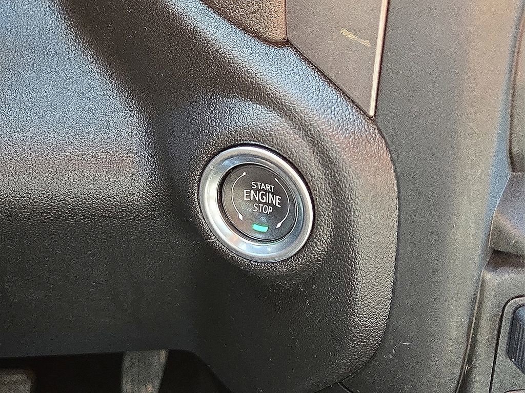 Used 2025 Chevrolet Silverado 2500 Custom w/ Custom Convenience Package image 32