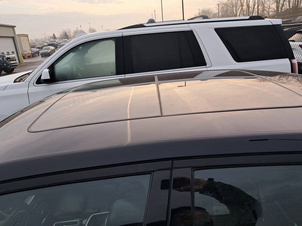 Used 2023 Chrysler 300 Touring L w/ Popular Equipment Group image 10