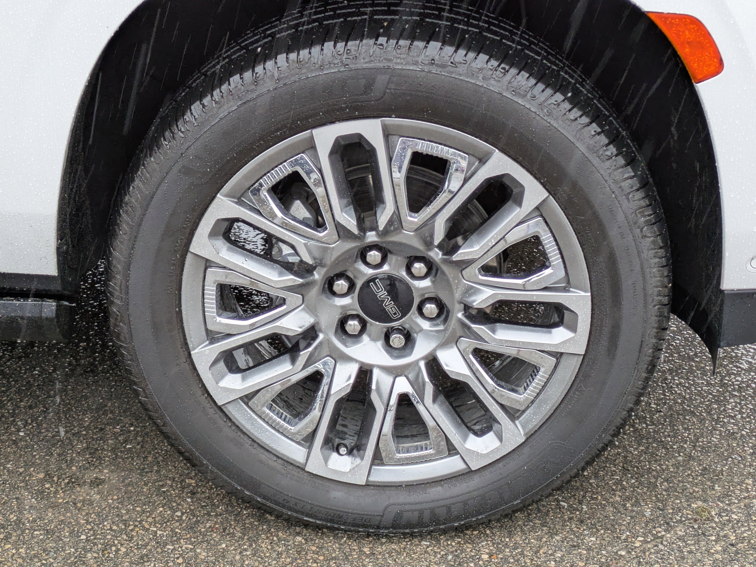 Used 2023 GMC Yukon Denali Ultimate image 11