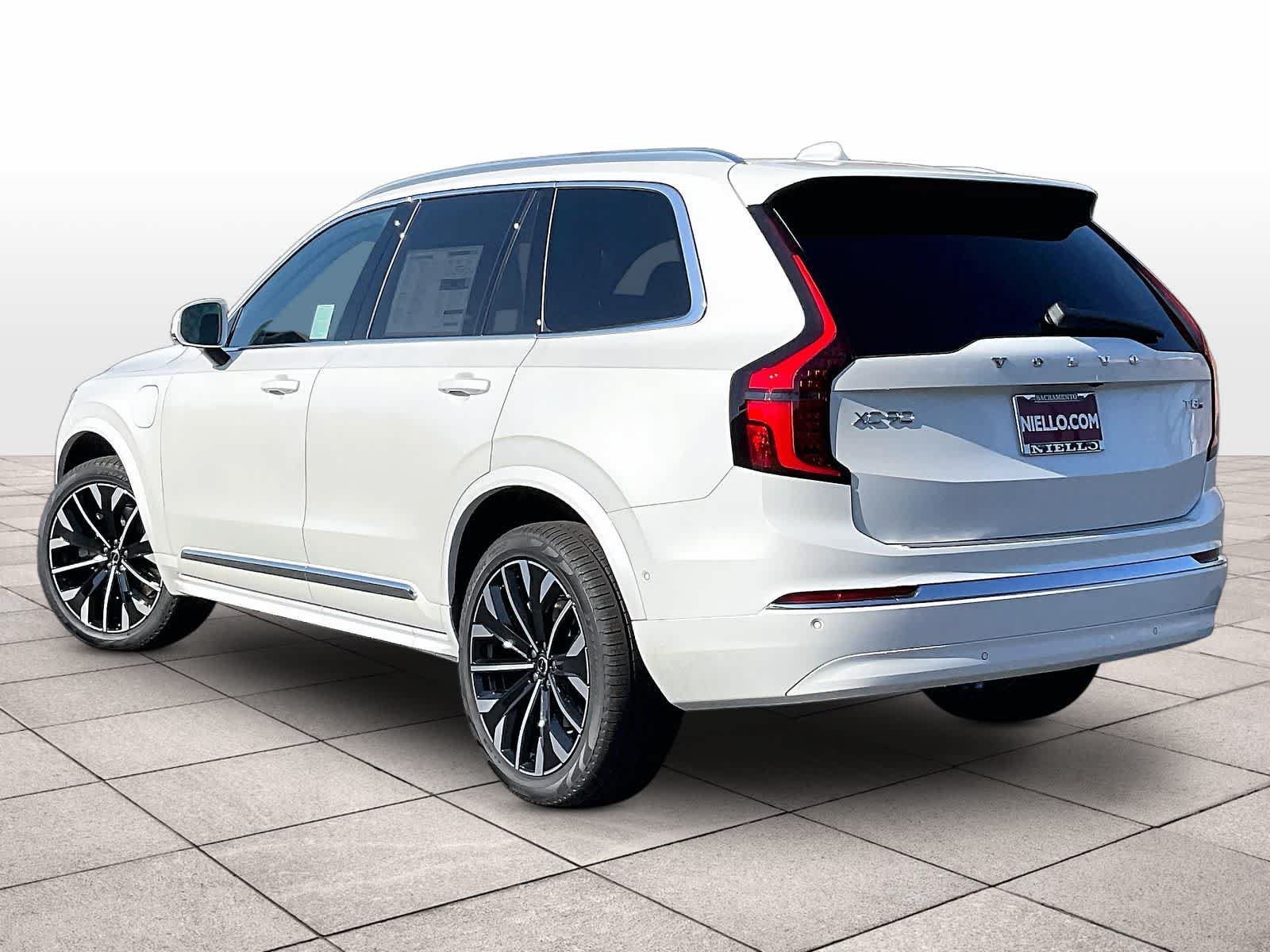 New 2026 Volvo XC90 T8 Plus w/ Protection Package AWD/4WD image 3