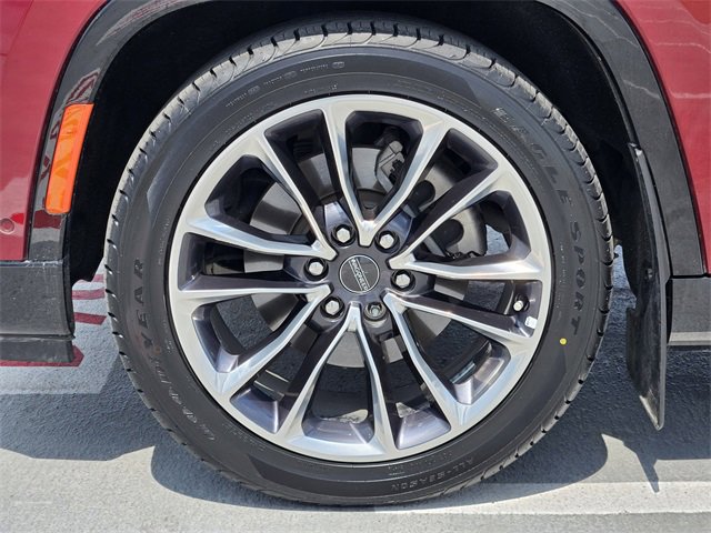 Used 2023 Jeep Wagoneer Series III w/ Premium Group I image 10