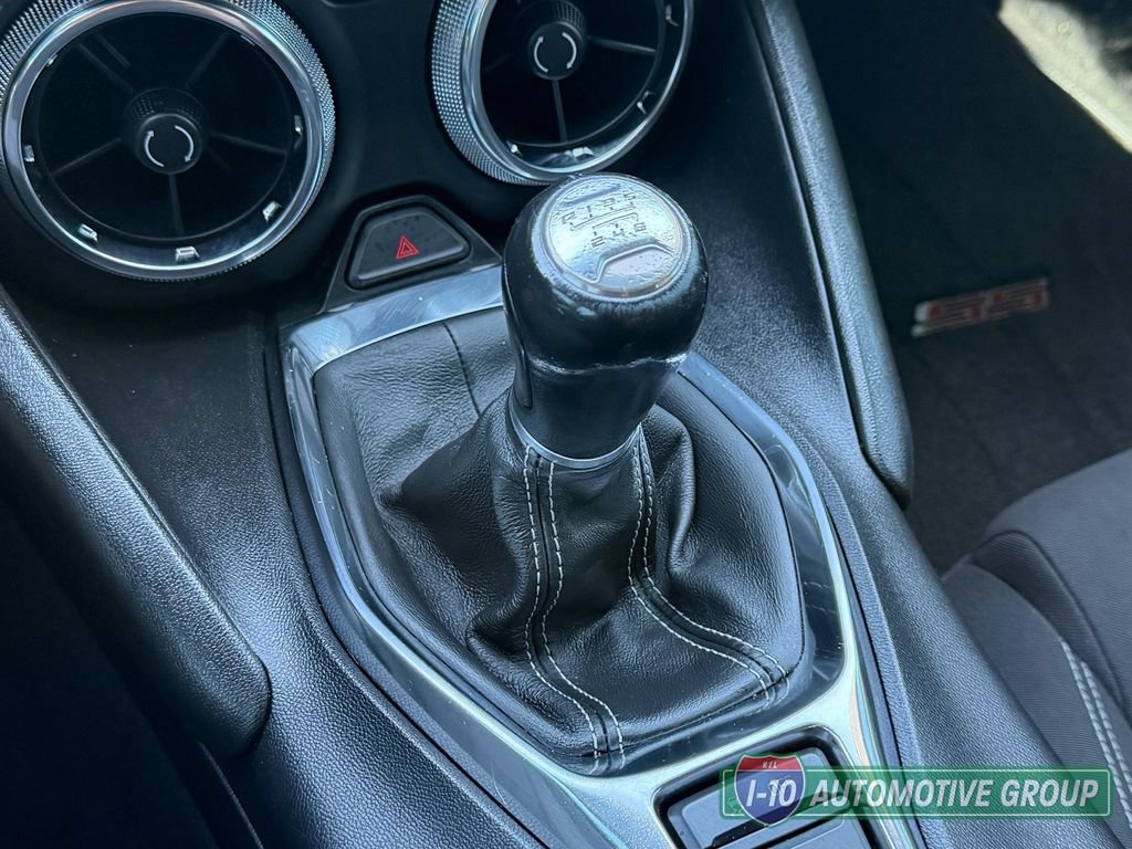 Used 2019 Chevrolet Camaro LS RWD image 31