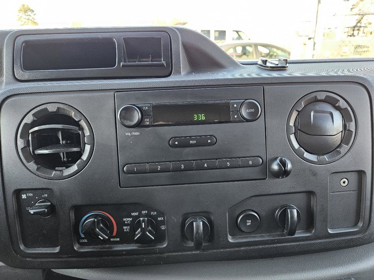 Used 2014 Ford E-250 and Econoline 250 E-250 HD 138 WB, For Sale In w/ Power Group image 35