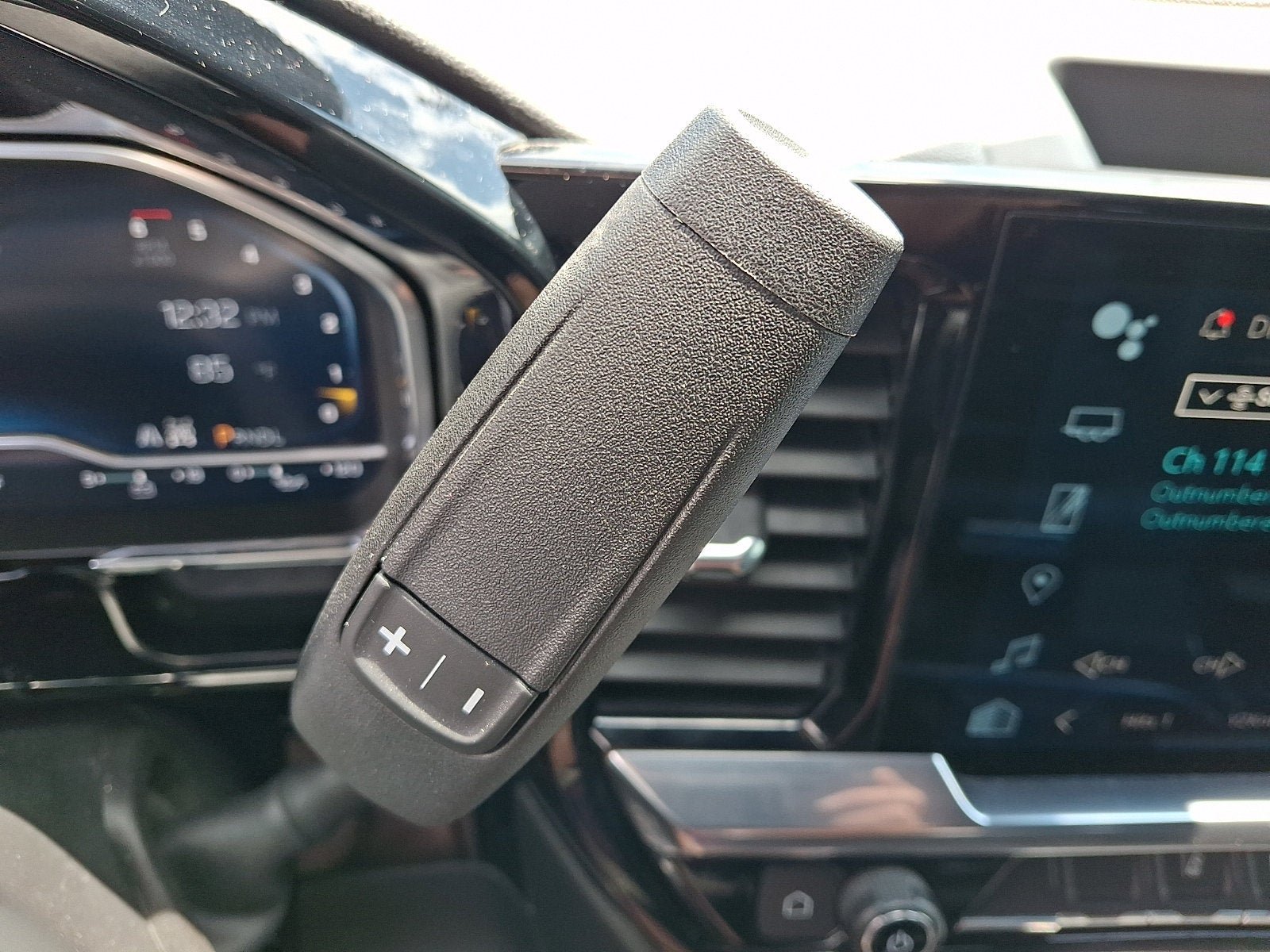 Used 2024 Chevrolet Silverado 3500 High Country w/ High Country Premium Package AWD/4WD image 16