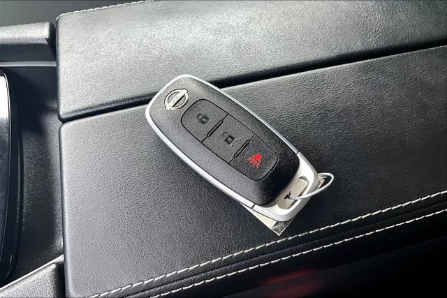 Used 2025 Nissan Rogue S FWD image 33