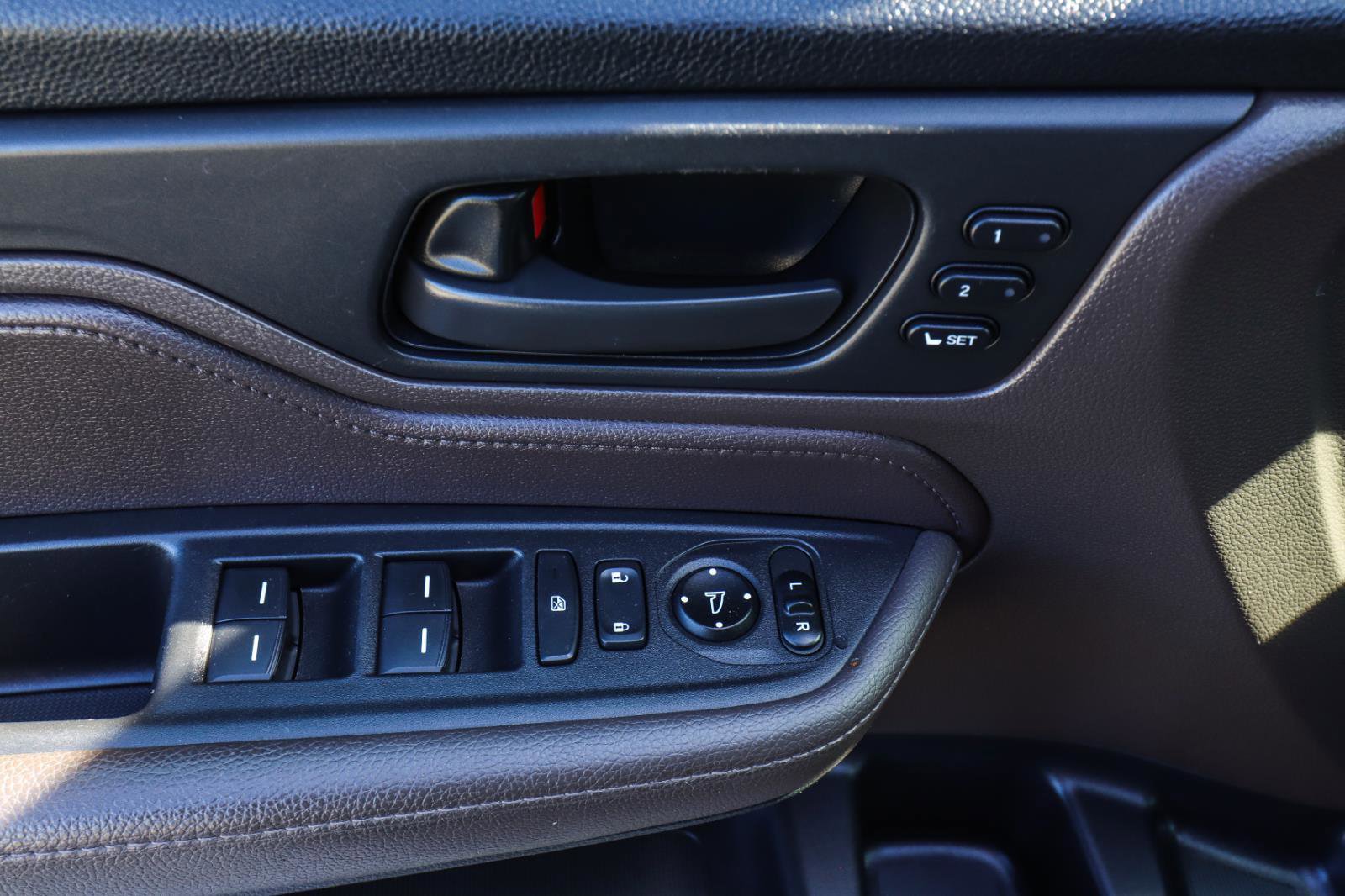 Used 2018 Honda Odyssey EX-L image 36