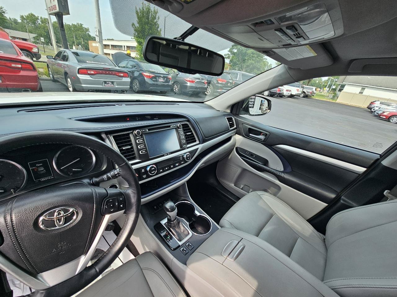 Used 2015 Toyota Highlander XLE AWD/4WD image 20