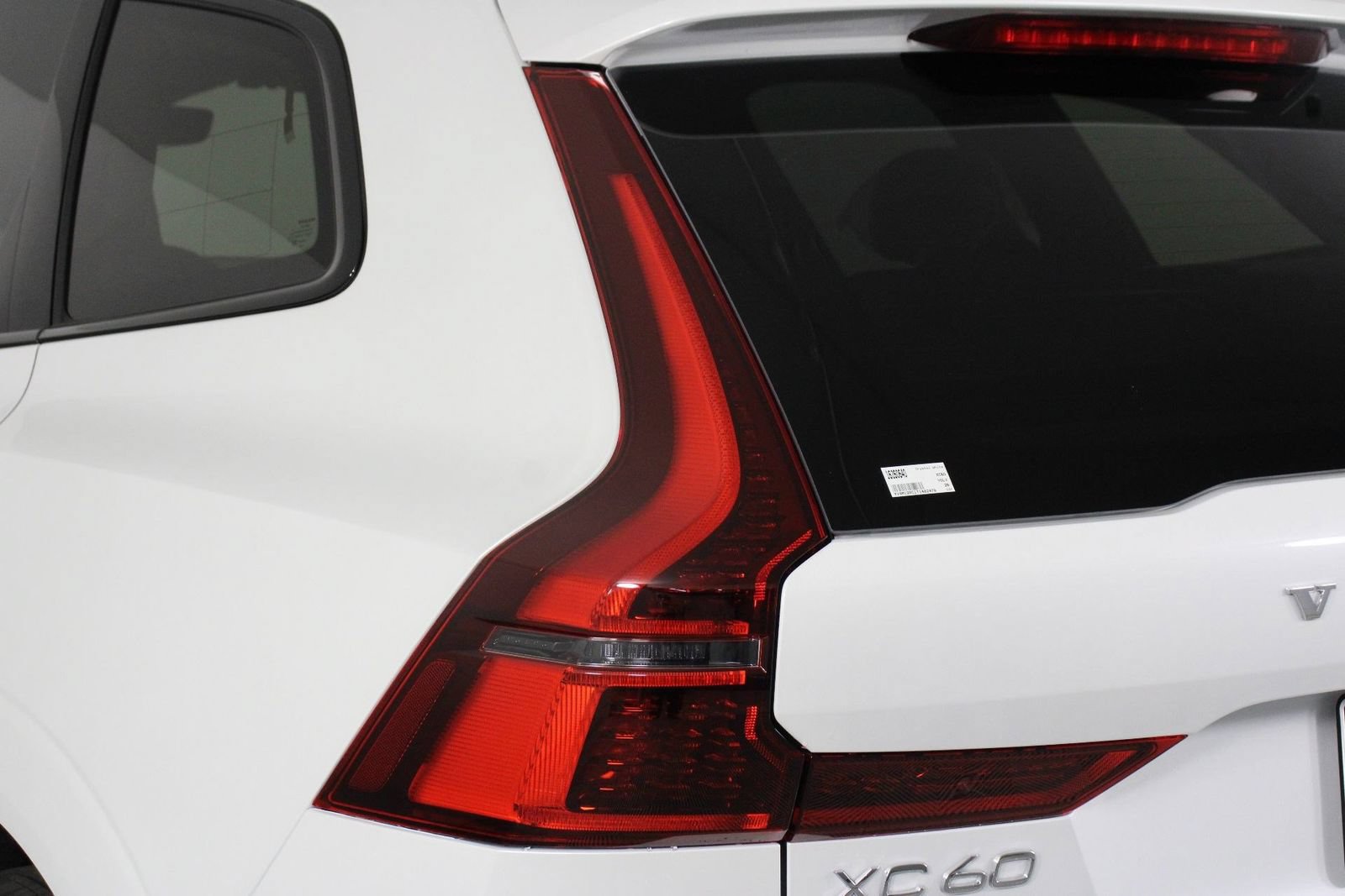New 2026 Volvo XC60 B5 Plus w/ Climate Package PRO AWD/4WD image 15