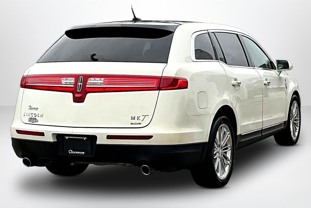 Used 2013 Lincoln MKT AWD image 5