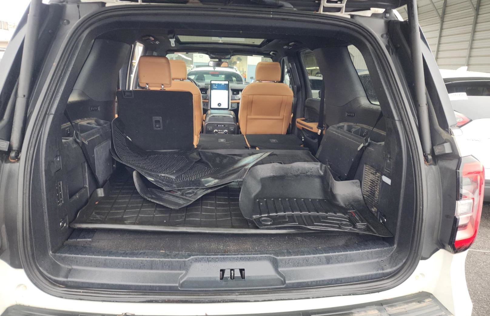 Used 2022 Ford Expedition Platinum image 25