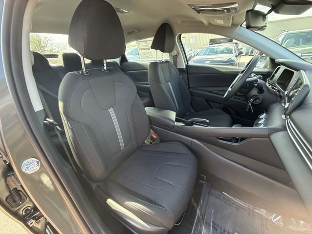 New 2026 Hyundai Elantra SE FWD image 22