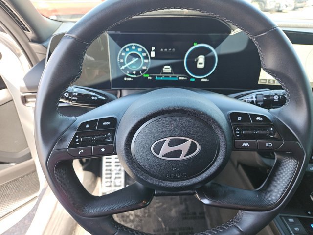 Used 2025 Hyundai Elantra SEL image 18