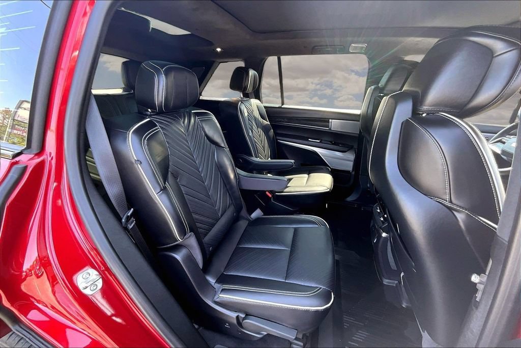 Certified 2026 Cadillac Vistiq Sport w/ LPO, Floor Liner Package AWD/4WD image 25