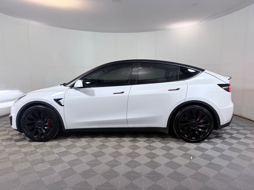 Used 2022 Tesla Model Y Performance image 3
