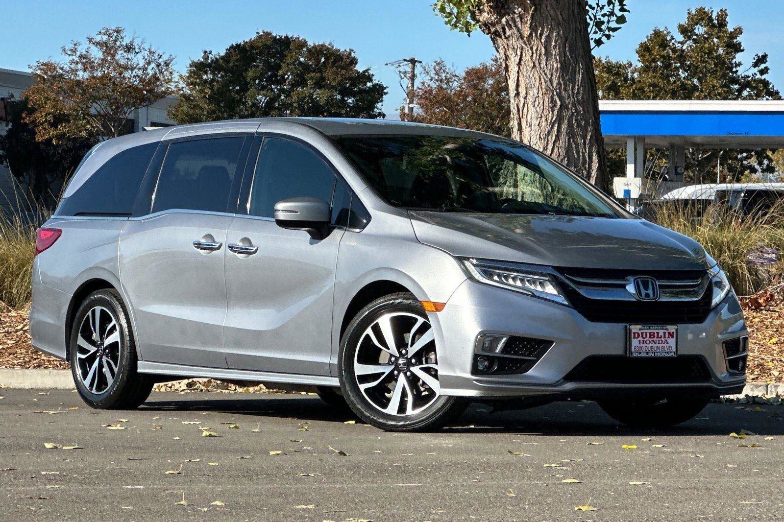 Used 2018 Honda Odyssey Elite image 2