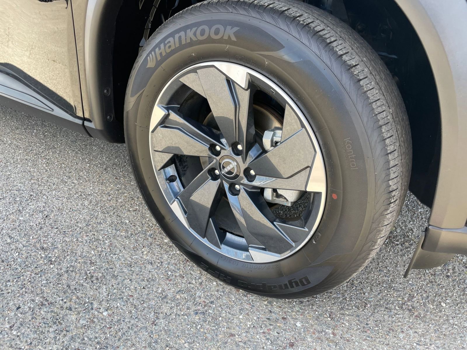 Used 2025 Nissan Rogue SV image 32