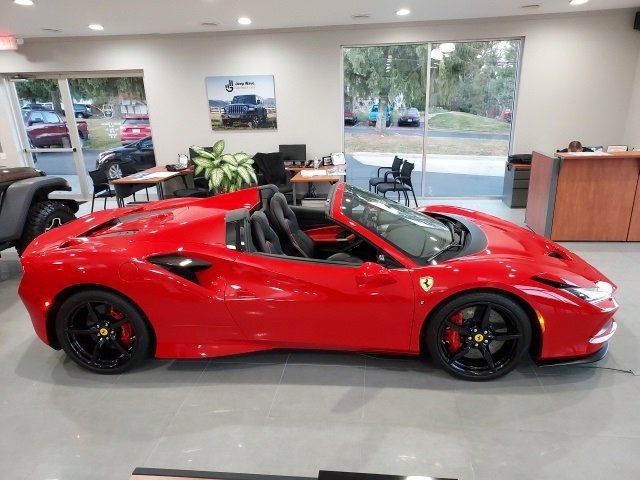 Used 2021 Ferrari F8 Tributo image 37