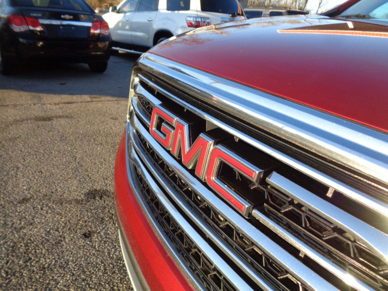 Used 2017 GMC Acadia SLE w/ Driver Alert Package I image 9