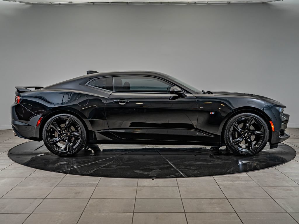 Used 2019 Chevrolet Camaro SS RWD image 4