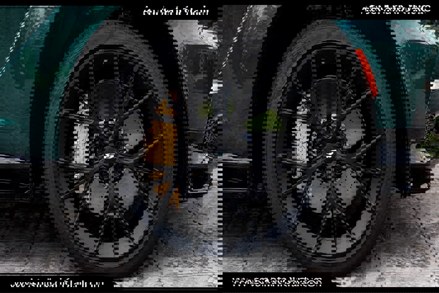 Used 2025 Aston Martin DBX 707 image 21