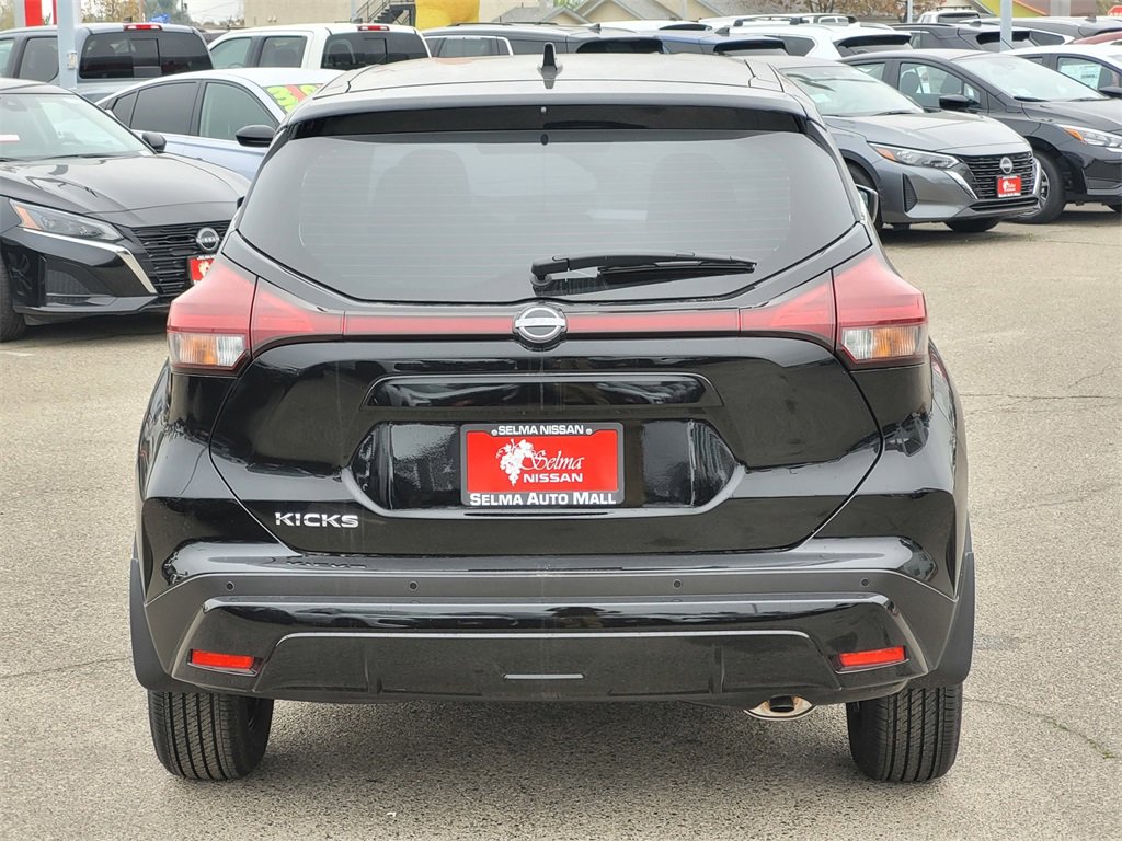 New 2025 Nissan Kicks Play S image 5