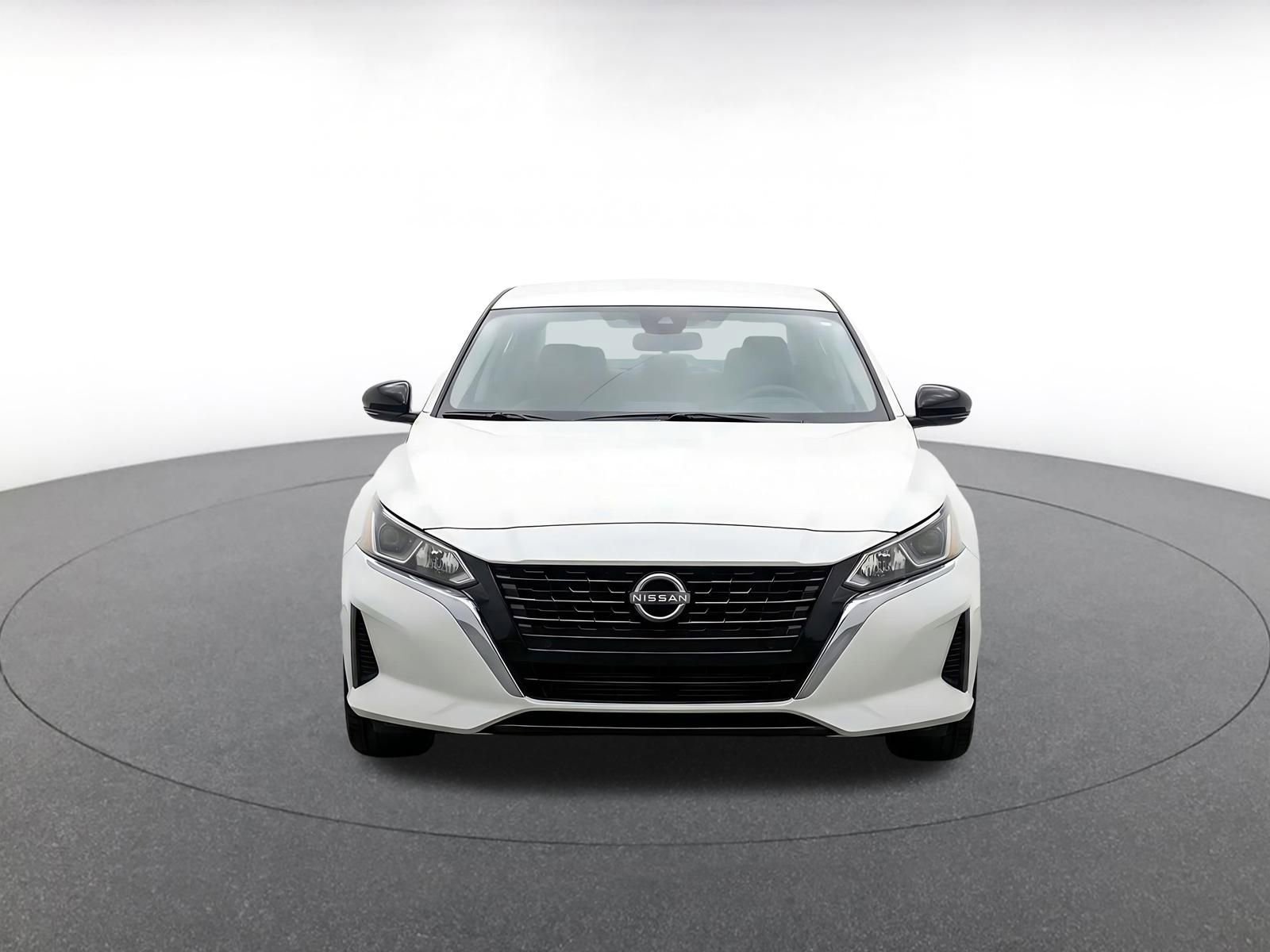 Used 2025 Nissan Altima 2.5 SV FWD image 2