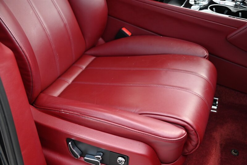 Used 2019 Bentley Bentayga AWD/4WD image 25