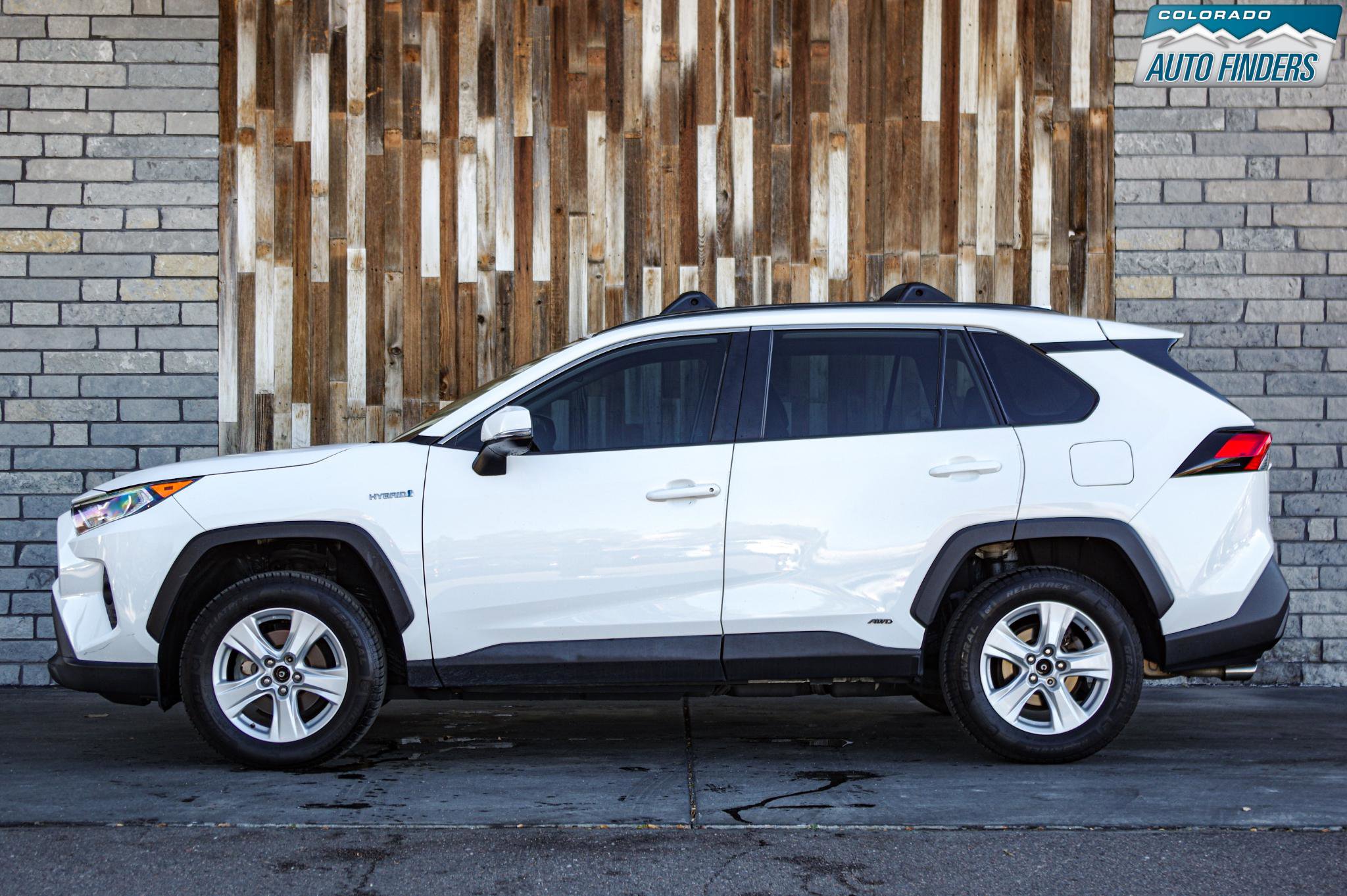 Used 2020 Toyota RAV4 XLE w/ Convenience Package image 3