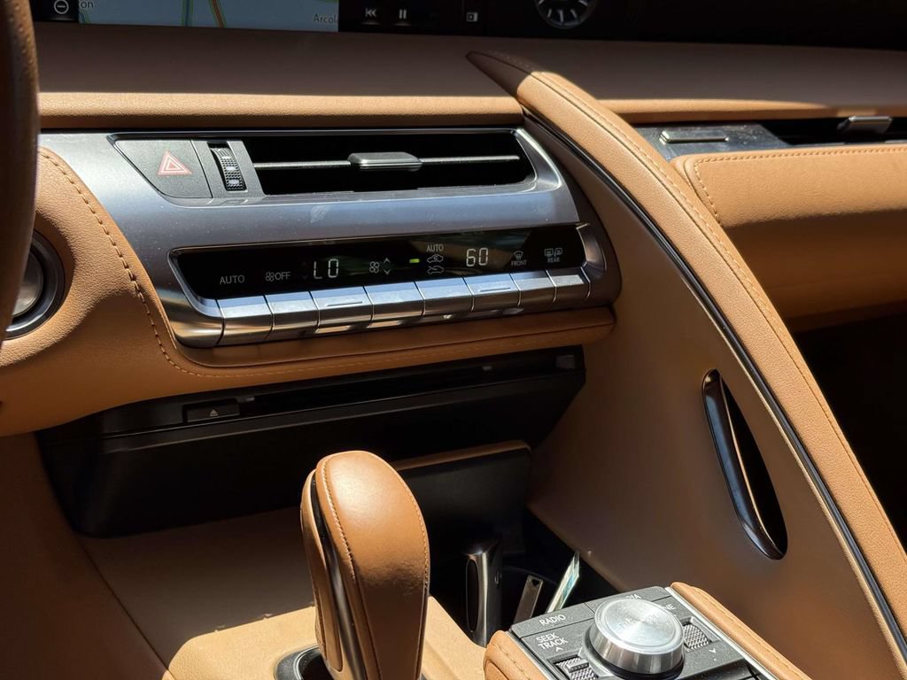 Used 2018 Lexus LC 500 Coupe RWD image 16