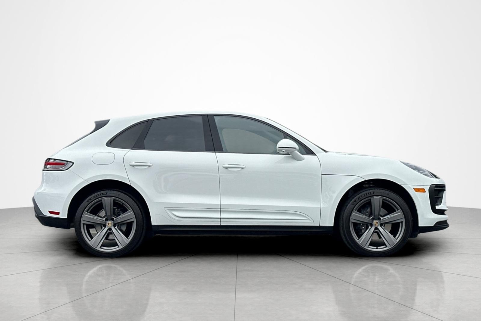 Used 2023 Porsche Macan AWD/4WD image 6