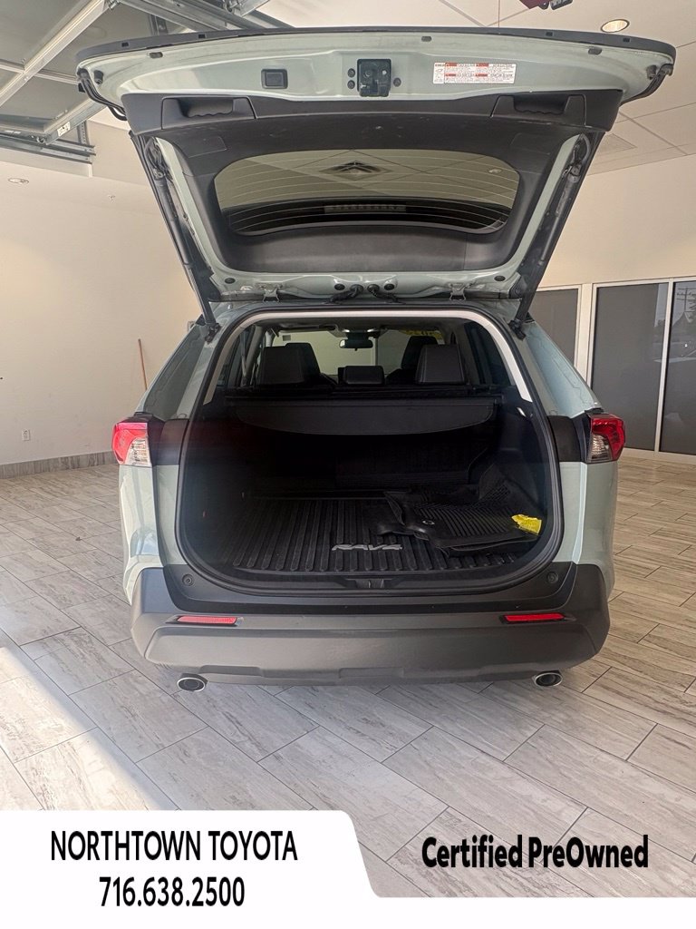 Used 2023 Toyota RAV4 XLE Premium AWD/4WD image 8