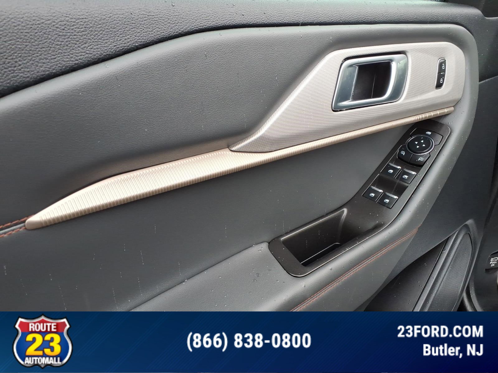 Certified 2025 Ford Explorer Active w/ Active Comfort Package AWD/4WD image 11