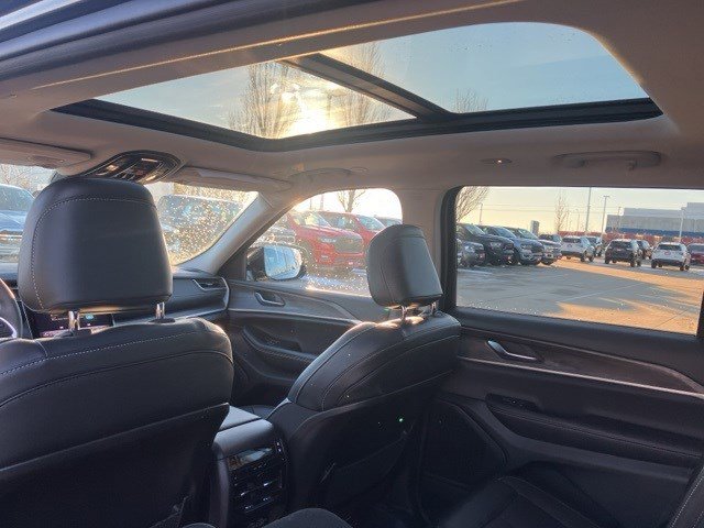 Certified 2023 Jeep Grand Cherokee L Limited image 25