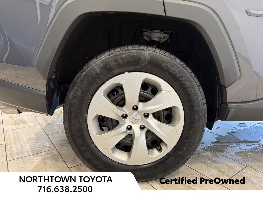 Used 2022 Toyota RAV4 LE AWD/4WD image 9