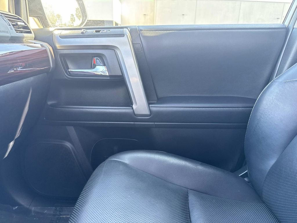 Used 2024 Toyota 4Runner Limited AWD/4WD image 31
