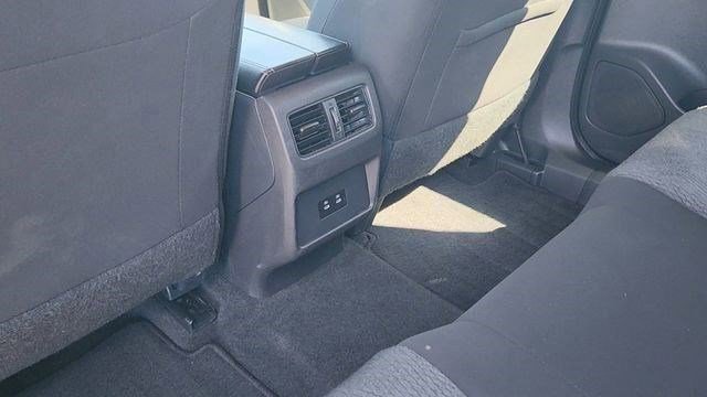 Used 2025 Nissan Rogue SV image 17