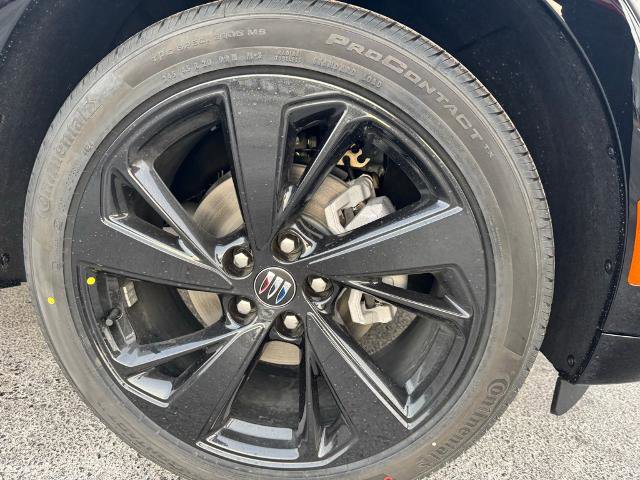 New 2025 Buick Envision Sport Touring image 4