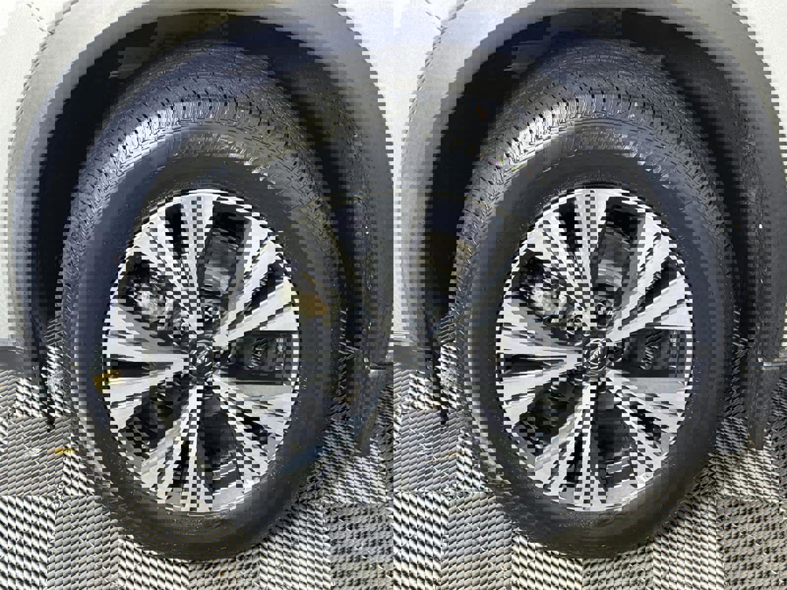 Used 2022 Nissan Rogue SV image 10