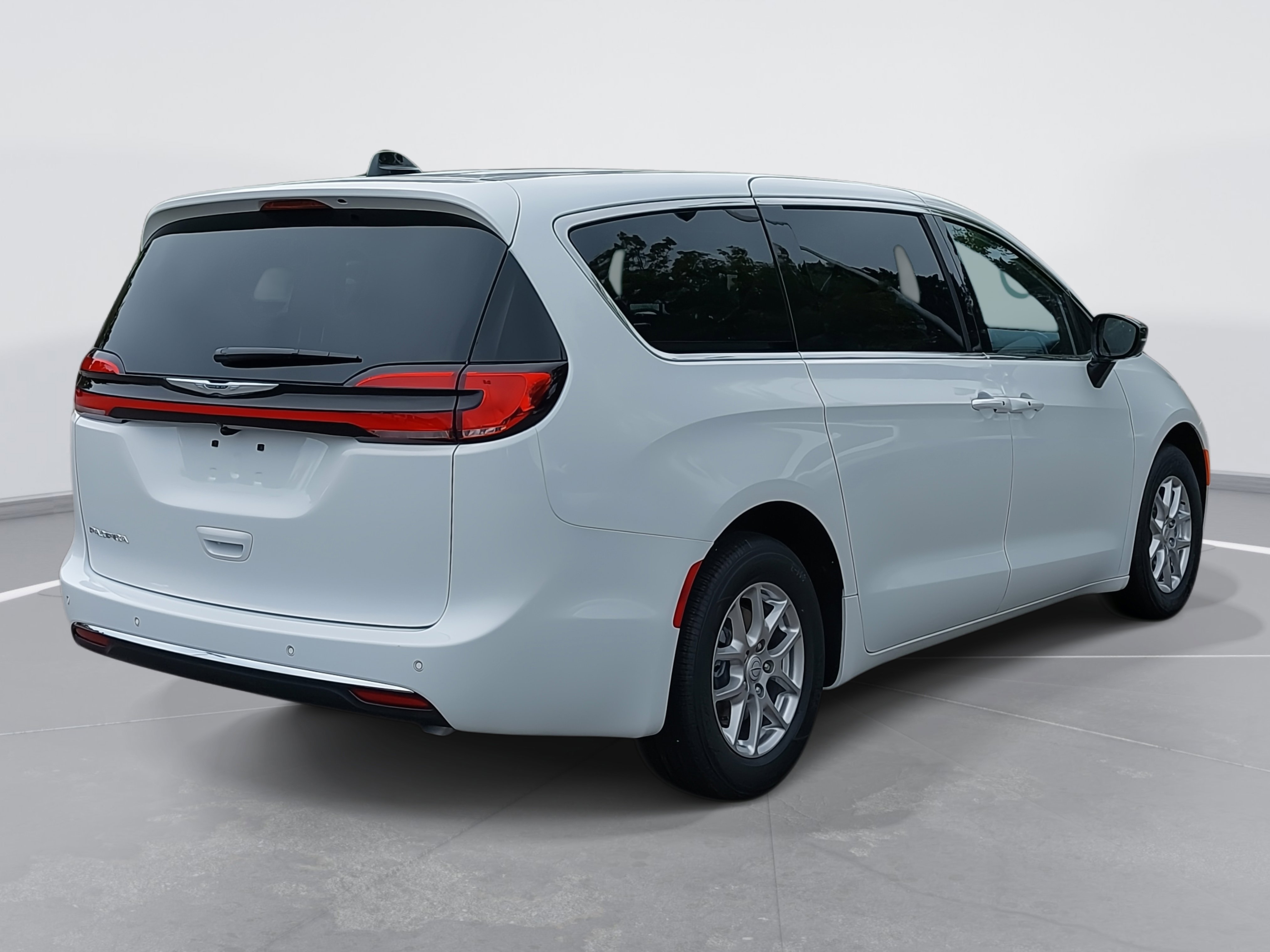 New 2026 Chrysler Pacifica Select image 5