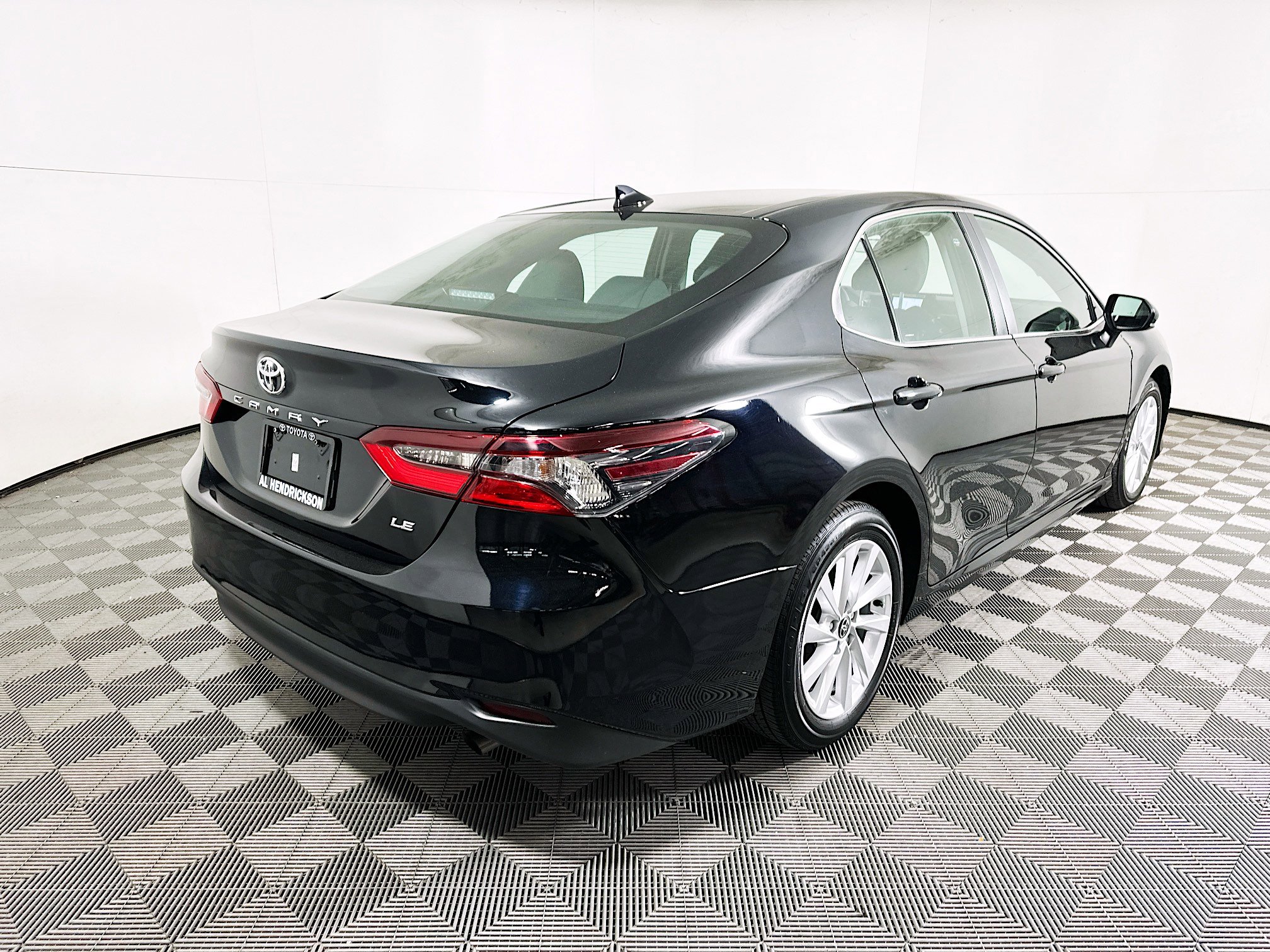 Used 2024 Toyota Camry LE image 3