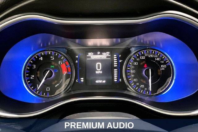 Used 2016 Chrysler 200 Limited FWD image 18