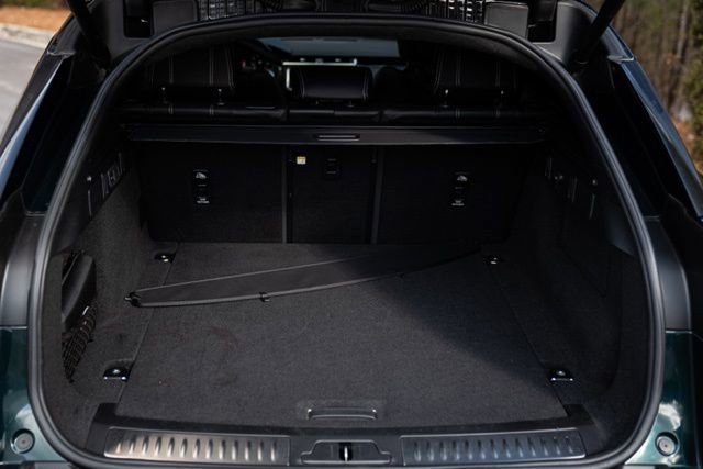 Used 2021 Land Rover Range Rover Velar R-Dynamic S image 22