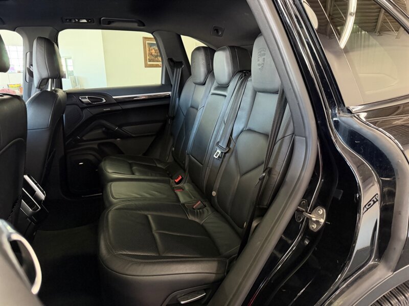 Used 2014 Porsche Cayenne Diesel Platinum Edition AWD/4WD image 51