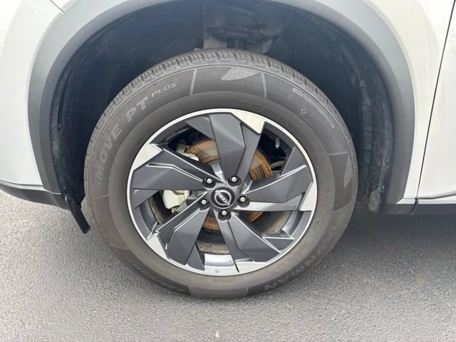 Used 2025 Nissan Rogue SV FWD image 26